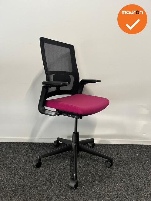 Ahrend 2020 verta bureaustoel - refurbished - roze stofferin, Zakelijke goederen, Kantoor en Winkelinrichting | Kantoormeubilair en Inrichting