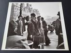 Robert Doisneau (1912-1994) - Le baiser de lhôtel de Ville,