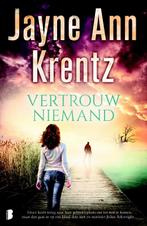 Vertrouw niemand 9789022574324 Jayne Ann Krentz, Verzenden, Zo goed als nieuw, Jayne Ann Krentz