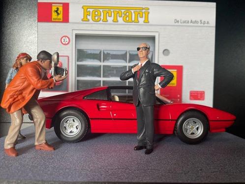 Enzo Ferrari Diorama Ferrari Dealer - Ferrari 308 GTS -, Hobby en Vrije tijd, Modelauto's | 1:5 tot 1:12