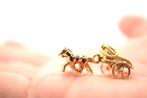 Pendentif - 19,2 carats Or jaune - Chevaux avec une calèche