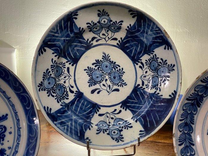 Adriaen Kocks - Wandbord (5) - Collection de 5 assiettes, Antiek en Kunst, Antiek | Glaswerk en Kristal