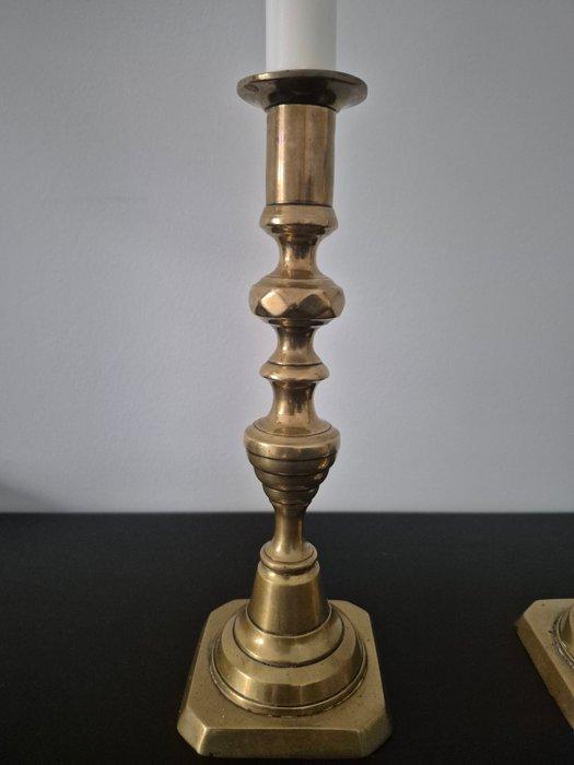 Kandelaar (2) - Messing - Bijenkorf-model, messing, Antiek en Kunst, Antiek | Overige Antiek