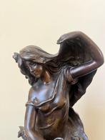 Figurine - Art Nouveau - sculptuur - Auguste Moreau, Antiek en Kunst