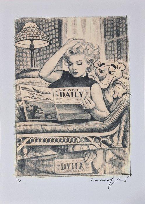 Emma Wildfang - Pink Panther Between Headlines - Series :, Collections, Cinéma & Télévision