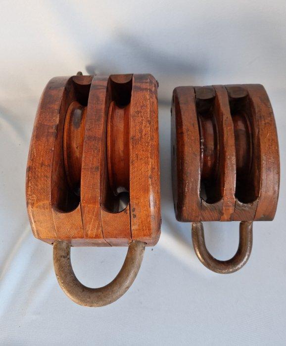 Ship’s pulley (2) - katrollen - Hout, IJzer, Antiek en Kunst, Curiosa en Brocante