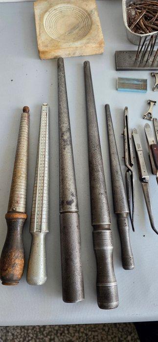 Outil de travail (66) - Bijoutiers et horlogers aussi, Antiek en Kunst, Curiosa en Brocante