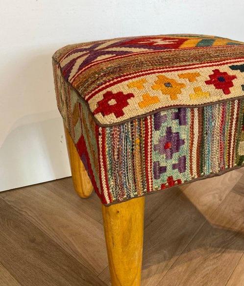 Poef - Hout, Wol, Antiek en Kunst, Curiosa en Brocante