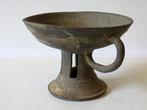 schaal met voet - Keramiek - Zuid-Korea - Silla-dynastie