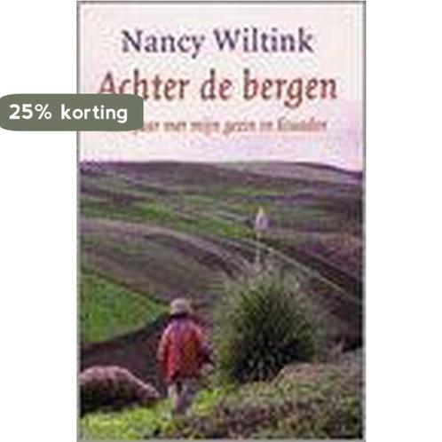 Achter De Bergen 9789049999797 Nancy Wiltink, Boeken, Romans, Gelezen, Verzenden