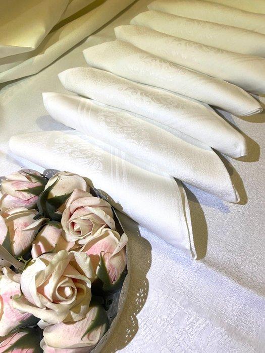 en set van 12 gemengde servetten - Tafelkleed (13) - 230 cm, Antiek en Kunst, Antiek | Meubels | Tafels