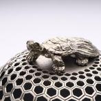 Crane and Tortoise Motif Incense Burner () by Kosai Sano, Antiek en Kunst