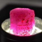 Robijn Kristal - Hoogte: 1 cm - Breedte: 1 cm- 4 g - (1)