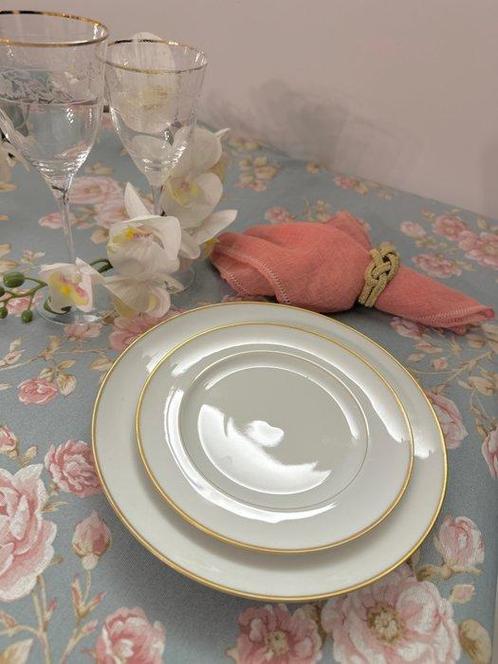 Elegant lentetafelkleed in volledige Victoriaanse stijl met, Antiek en Kunst, Antiek | Tapijten, Tafelkleden en Textiel