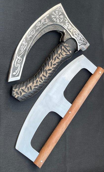 Two-Handled Mezzaluna Pizza Cutter with Viking Pizza Cutter, Antiek en Kunst, Antiek | Keukengerei