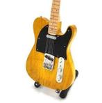 Miniatuur Fender Telecaster gitaar met gratis standaard, Collections, Beeldje, Replica of Model, Verzenden