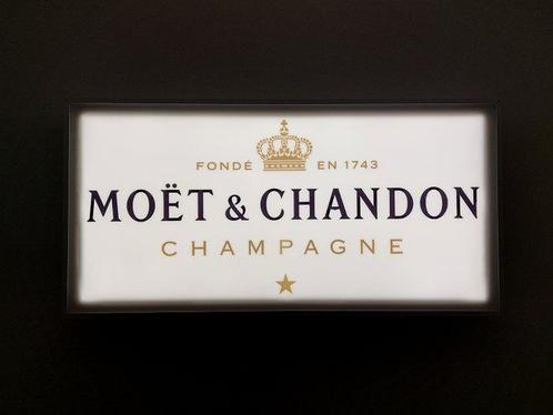 Moët & Chandon champagne - Enseigne lumineuse (1) - Moët &, Antiquités & Art, Antiquités | Assiettes décoratives & Carrelages