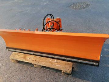 Sneeuwschuiver voor minitractor