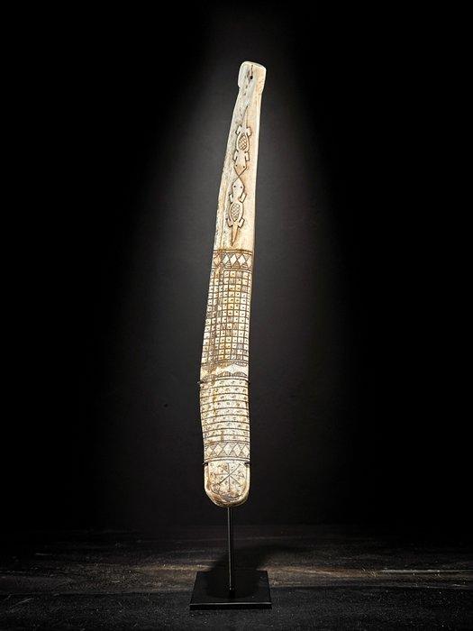 Geen minimumprijs - Prachtige Sumatra-kalender gemaakt van, Antiek en Kunst, Kunst | Designobjecten