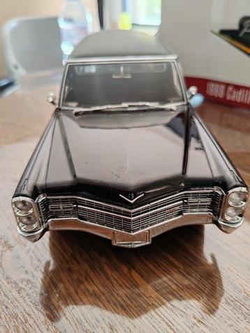 Greenlight 1:18 - Voiture miniature - Cadillac Limousine