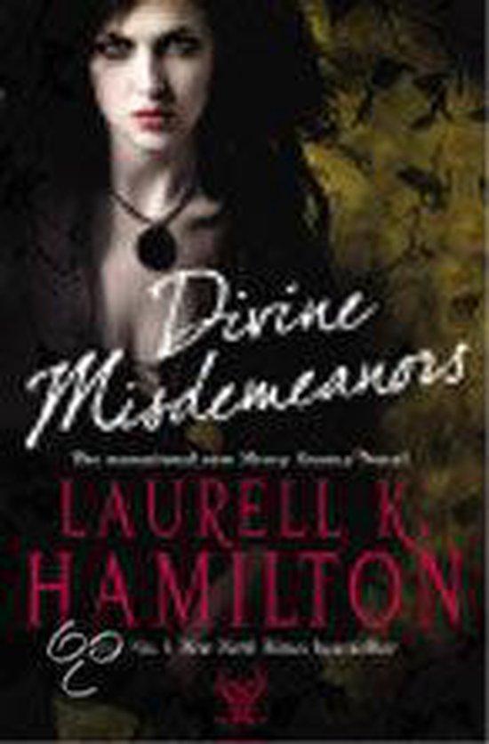 Divine Misdemeanors 9780593059562 Laurell K. Hamilton, Boeken, Taal | Engels, Gelezen, Verzenden