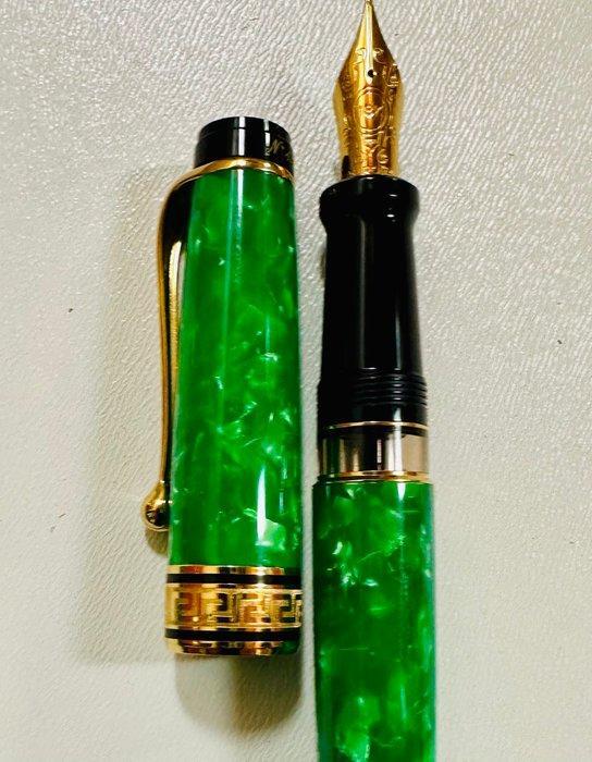 Aurora - Stylo à plume, Collections, Stylos