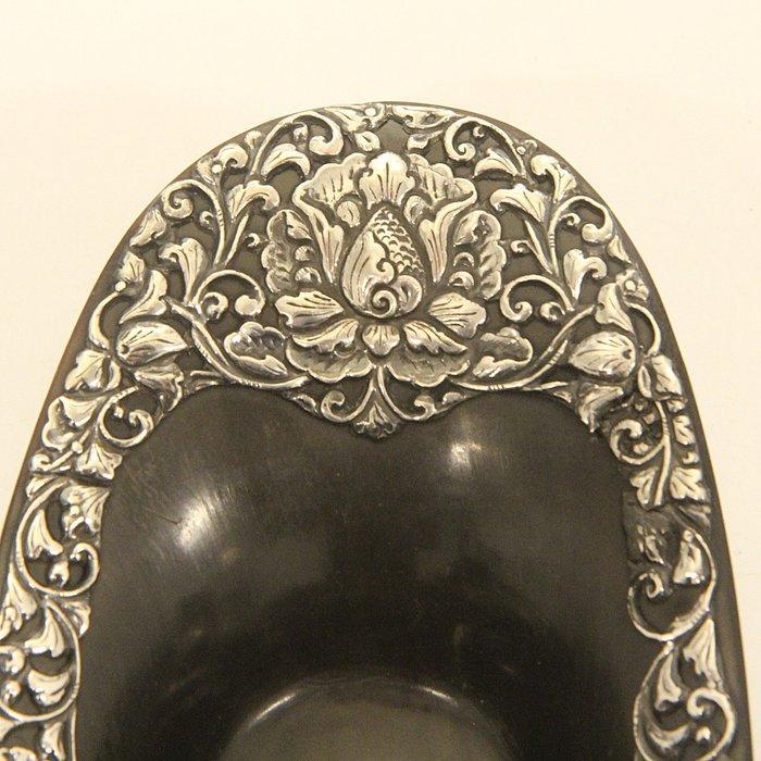 NO RESERVE - (Bonbon)schaal - Djokja zilver - HANDWERK -, Antiek en Kunst, Antiek | Zilver en Goud