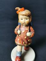 TMK6 Goebel Hummel W Germany Hummel 467, The Kindergartner, Antiquités & Art