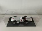 IXO 1:8 - Modelauto - Mercedes Benz - Juan Manuel Fangio -, Nieuw