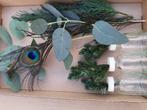 3 flesjes bloemen gemengdgroen + eucalyptus 1 pauwenveer  in, Nieuw
