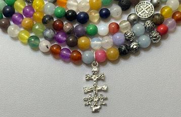 Collier long en pierre naturelle multiple avec croix de