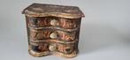 Boîte à bijou en forme de commode - Doos - karton, Antiquités & Art, Antiquités | Autres Antiquités