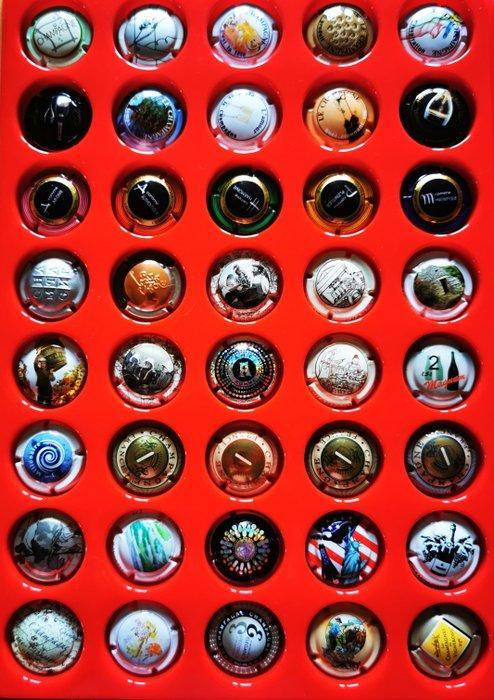Collectie champagnecapsules - generieken, Antiek en Kunst, Antiek | Speelgoed