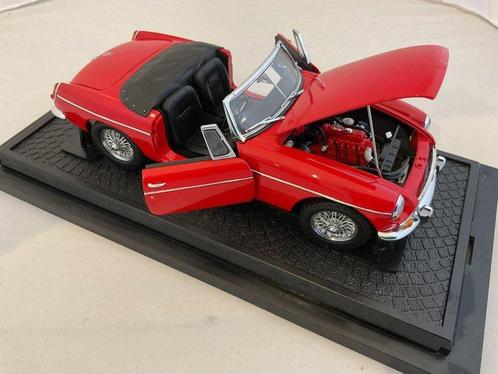 Kyosho 1:18 - Modelauto - MG B MKI, Hobby en Vrije tijd, Modelauto's | 1:5 tot 1:12