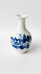 Balustervormige vaas van blauw en wit porselein - China -