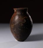 Oud-Egyptisch Gepolijst terracotta Egyptische pot voor bier