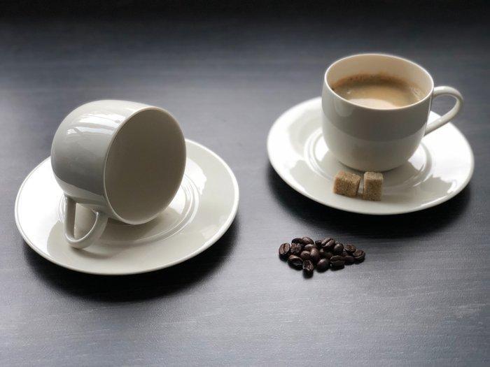 Alessi, i.s.m. TCC Global - Ettore Sottsass - Eetservies (8), Antiek en Kunst, Antiek | Meubels | Tafels