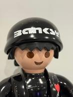 ArtPej - Playmobil XL Banksy