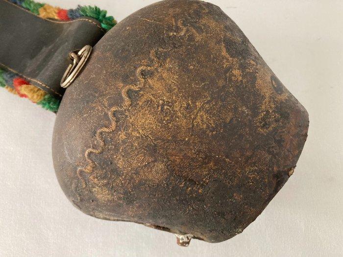 Decoratieve bel - Oostenrijk - Koeienbel - Groot, Antiek en Kunst, Curiosa en Brocante