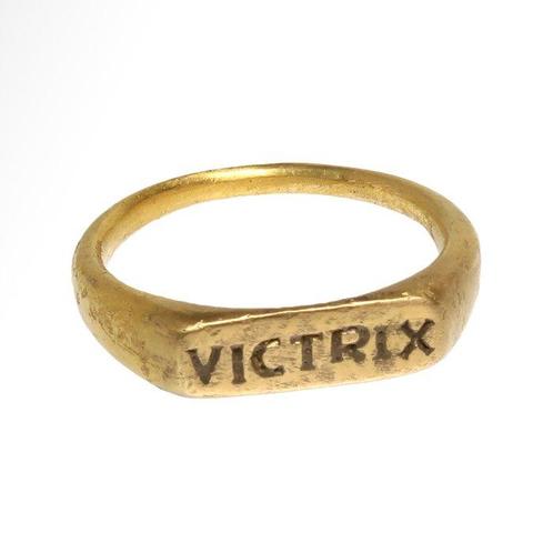 Oud-Romeins Goud Ring met inscriptie Victrix, Handtassen en Accessoires, Antieke sieraden