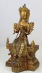 belle statue du Bouddha Maitreya - Bronze doré - Népal - Fin