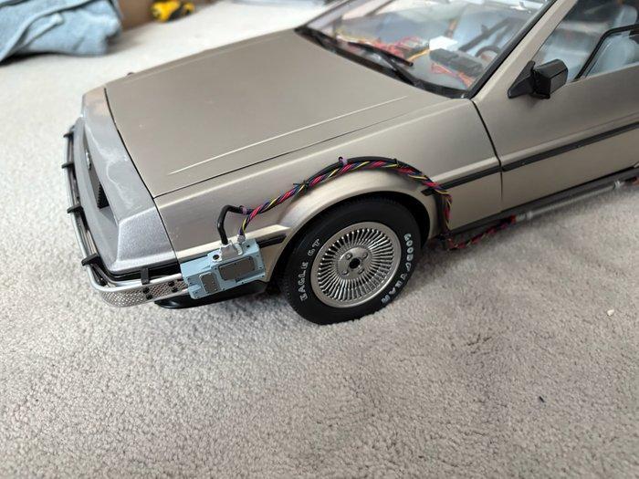 Eaglemoss 1:8 - Modelauto - DeLorean DMC-12 Back to the, Hobby en Vrije tijd, Modelauto's | 1:5 tot 1:12