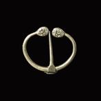 Viking periode Zilver /Saxon Mantelspeld met gezichten