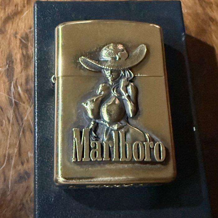Zippo - Zippo Marlboro Cowgirl - Zonder minimumprijs -, Collections, Articles de fumeurs, Briquets & Boîtes d'allumettes