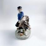Royal Copenhagen - Beeldje - Boy walking to the field with