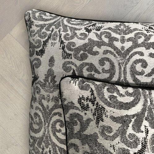 San Leucio - Set of 2 new pillows made of Italian made, Antiek en Kunst, Curiosa en Brocante