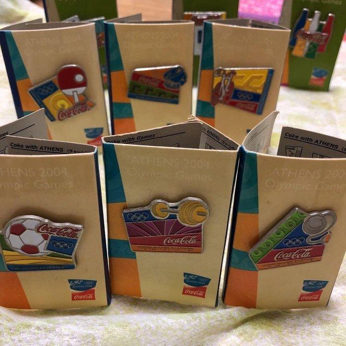 Draagspeld Set of Coca-Cola Pin Badges — Athens 2004 Olympic, Verzamelen, Overige Verzamelen