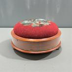 Tabouret - Noyer - Sampler brodé, Antiek en Kunst