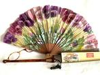 Prachtige Waaier met florale versieringen, kleurige, Antiek en Kunst