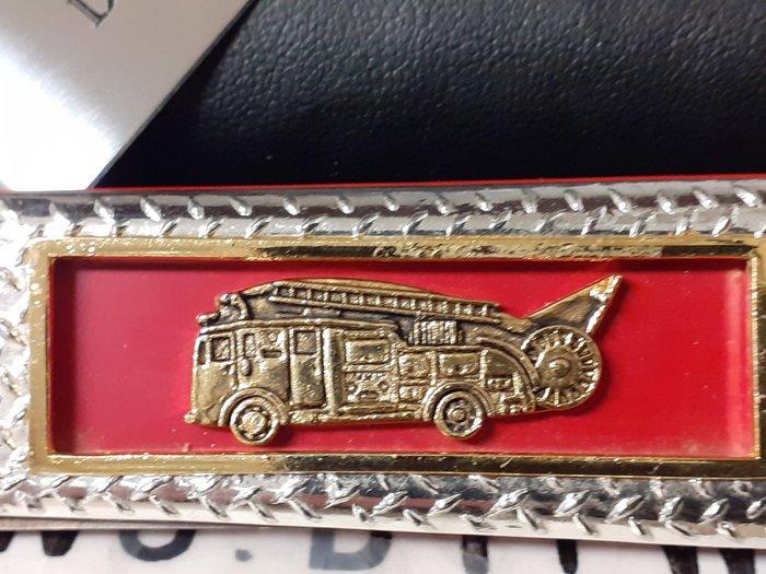 Zakmes - Dennis F12 Pumper, Antiek en Kunst, Curiosa en Brocante